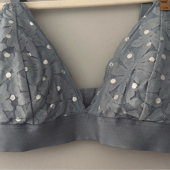 Victoria's Secret Gray Lace Bra with Adjustable Straps - Picture 9 of 16
